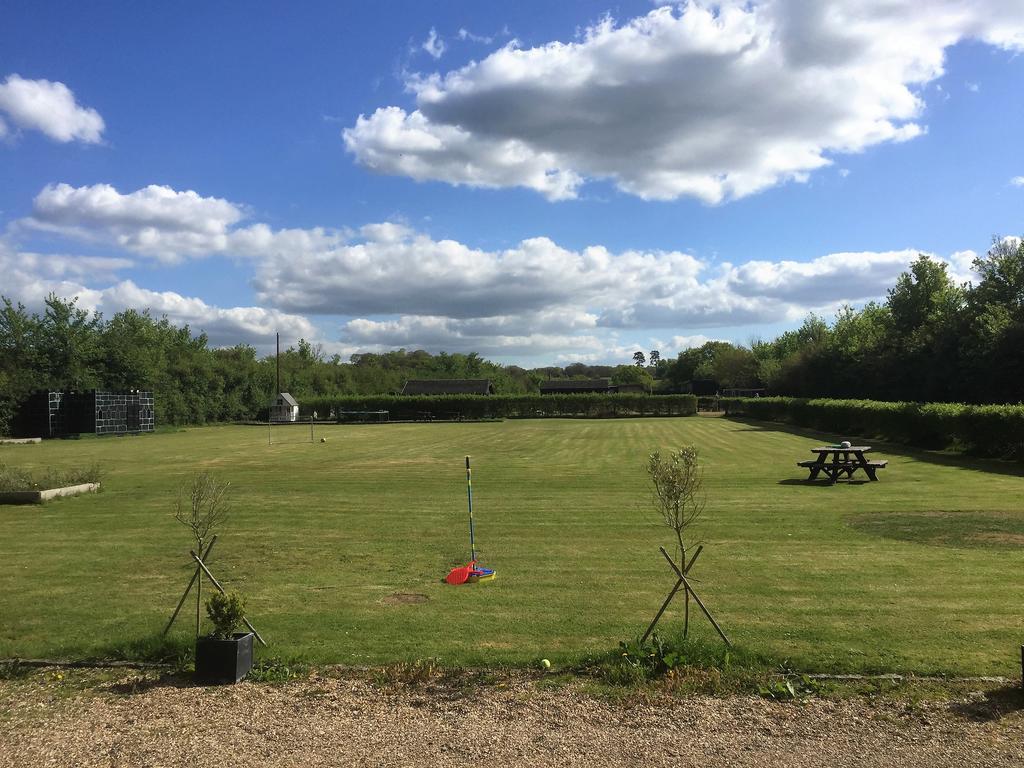 Willow Court Farm The Lodge & Petting Farm, 8 Mins From Legoland & Windsor, 15 Mins From Lapland Uk מראה חיצוני תמונה